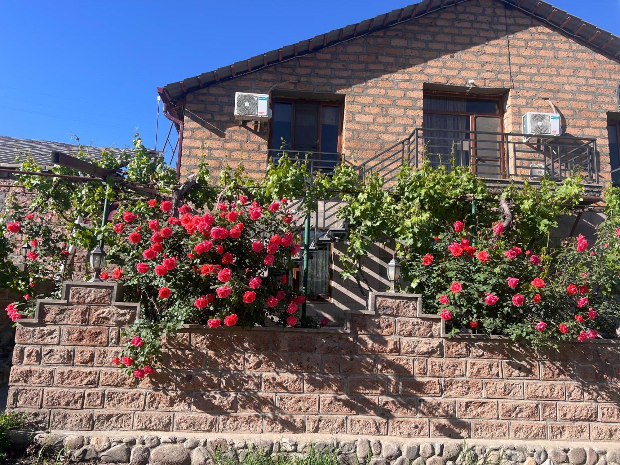 Гостевой дом Areni Wine Экстерьер фото